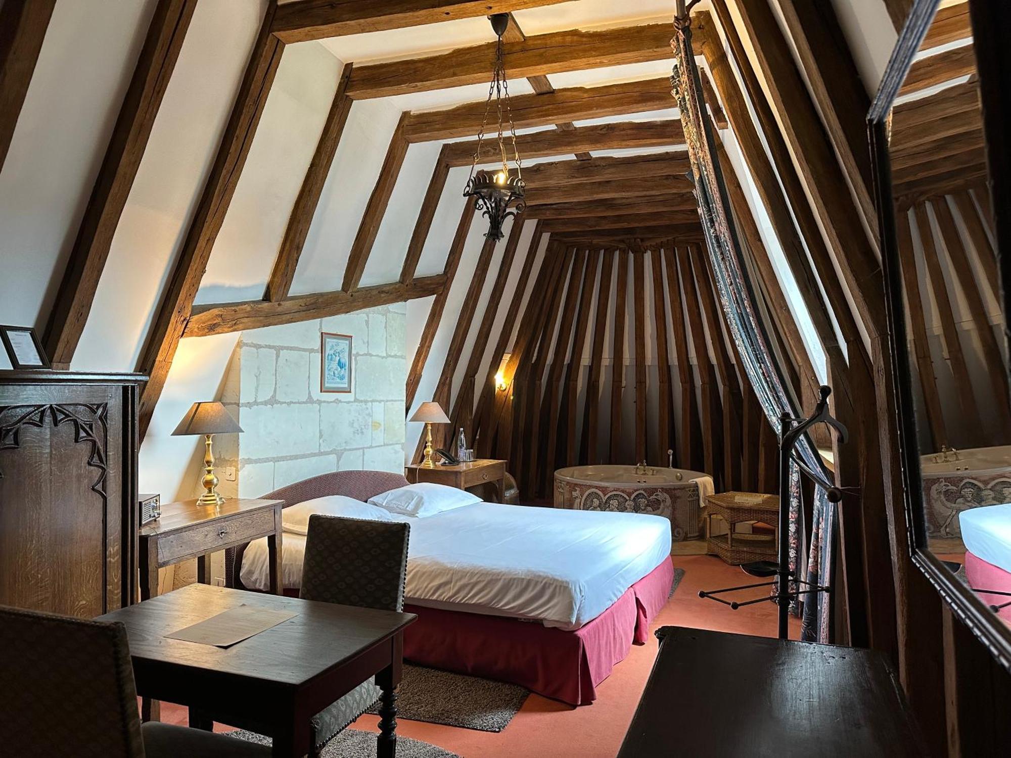 Chateau De Chissay, Hotel De Charme Pres De Chenonceau Et Le Zoo De Beauval Екстериор снимка